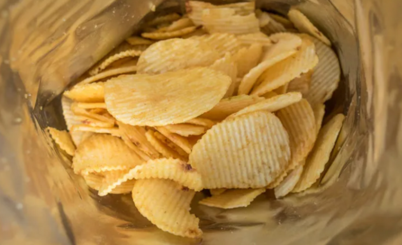 Bilim insanları uyardı: Anne adayları patates cipsinden uzak dursun!
