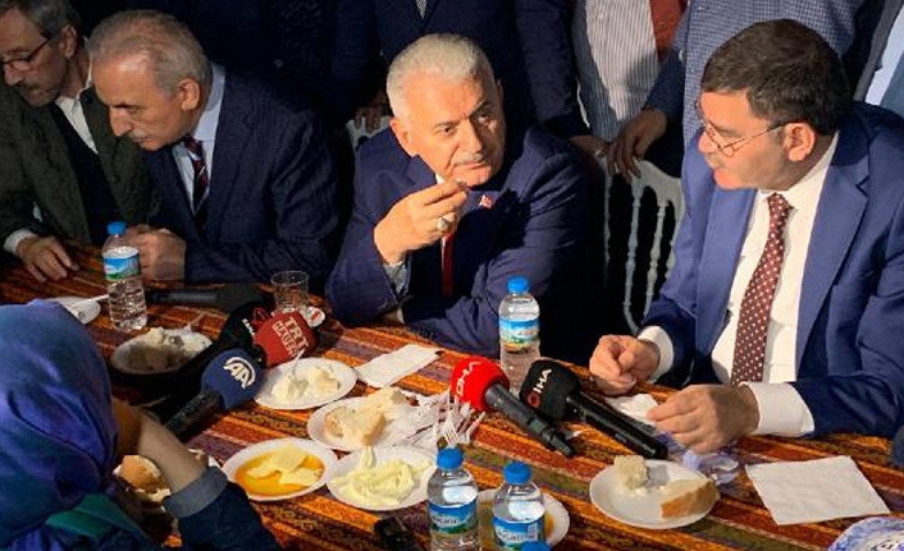 Binali Yıldırım,  seçim çalışmalarını Ümraniye ve Maltepe'de sürdürdü