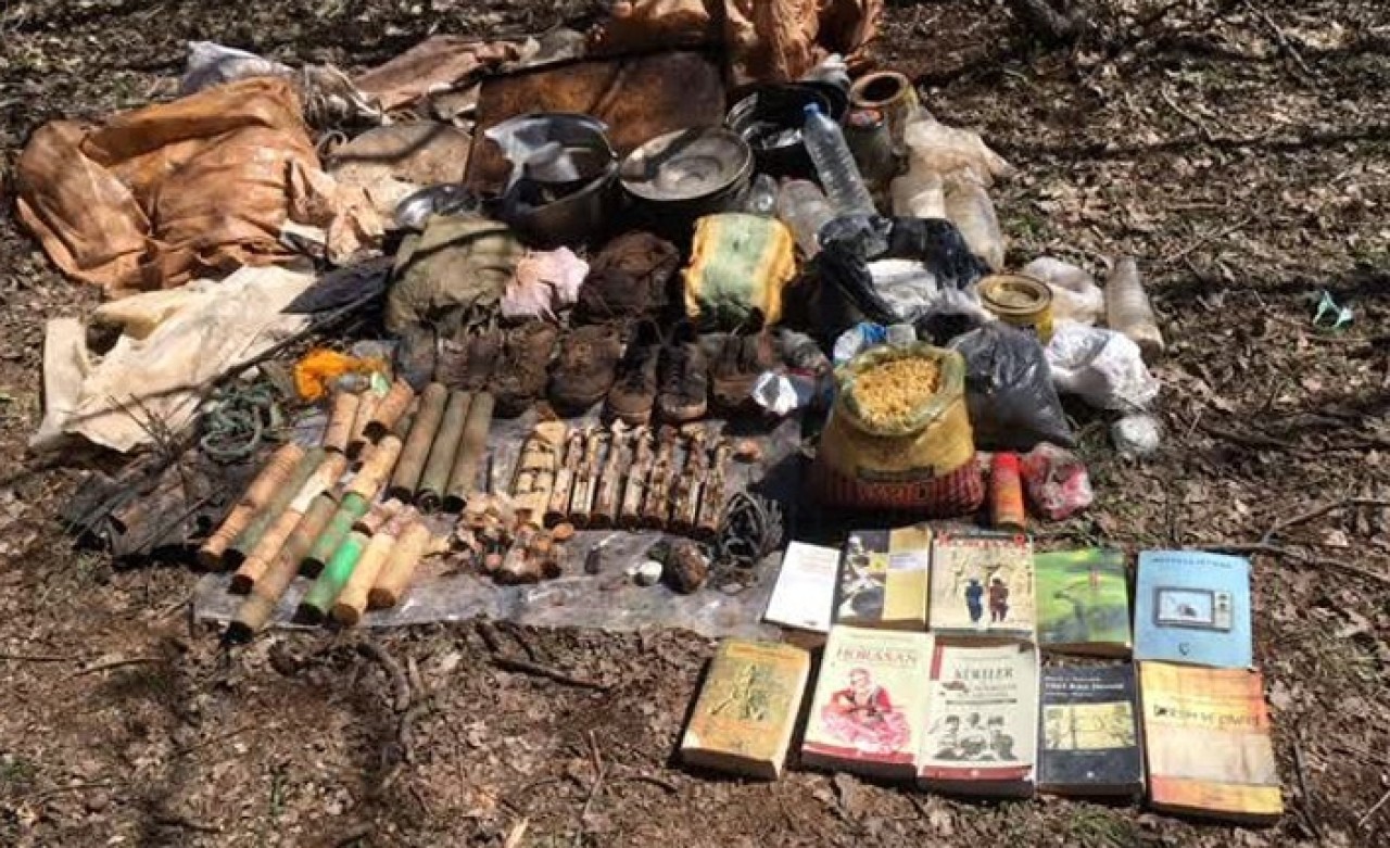 5 sığınakta 60 kilogram patlayıcı ele geçirildi