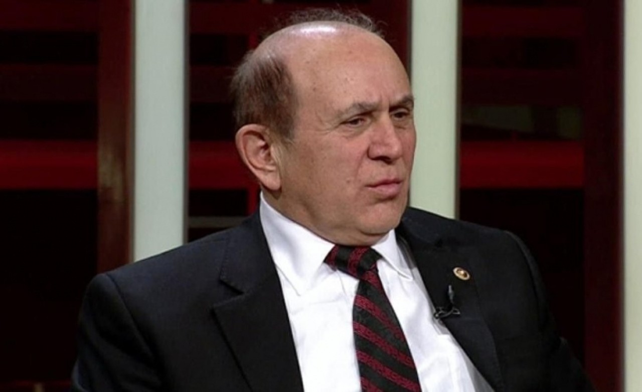 Burhan Kuzu'dan Athena Gökhan'a: Seni severim ama anlamadığın konulara pek girme