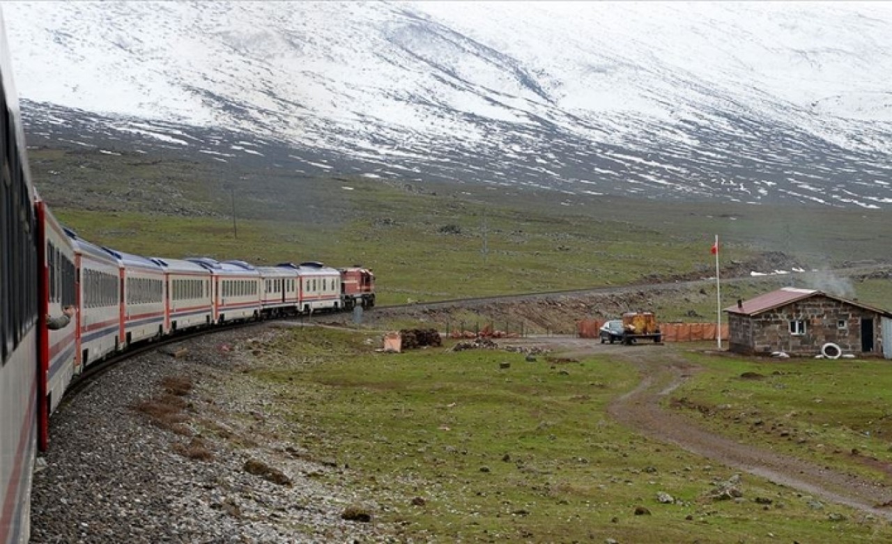 Doğu Ekspresi ile iki yılda 270 bin 811 yolcu seyahat etti