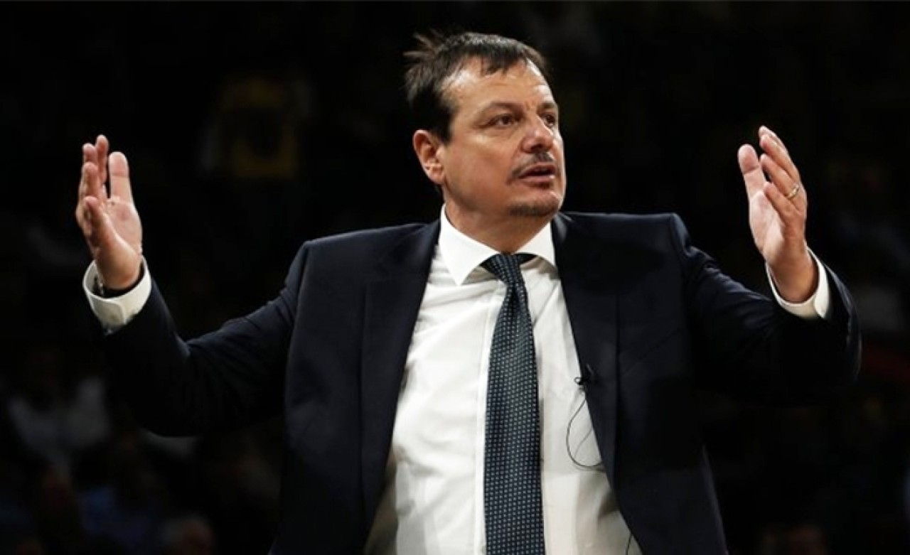Ergin Ataman iki yıl daha Anadolu Efes'te