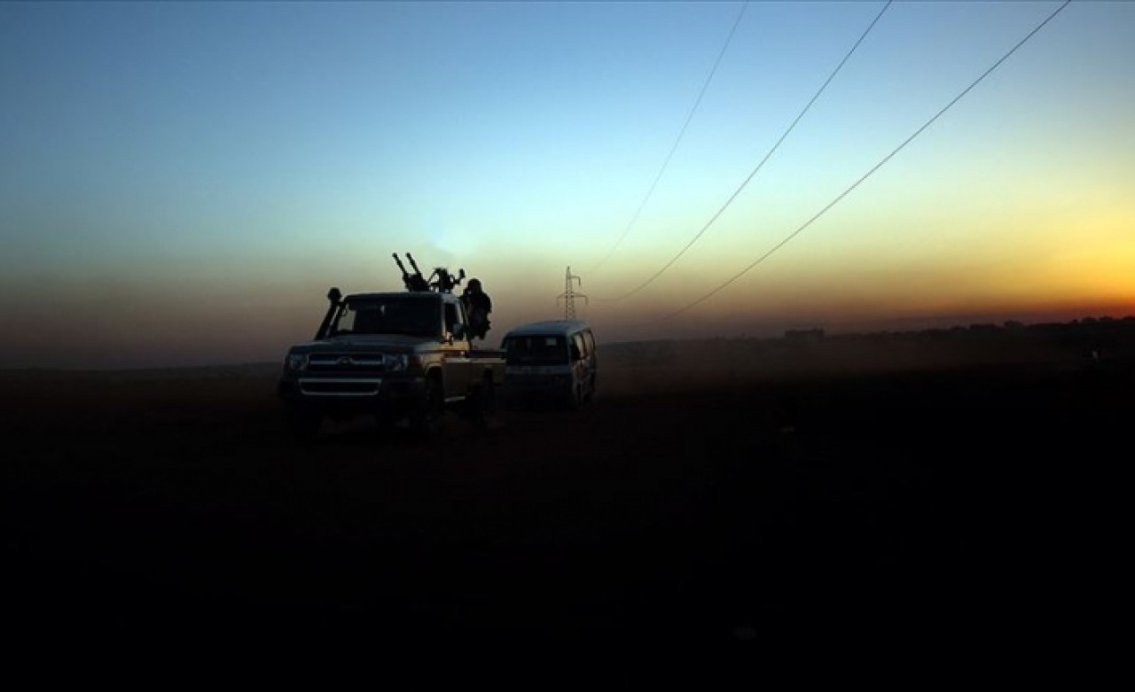 Esad rejimi güçleri İdlib il sınırına yaklaşıyor