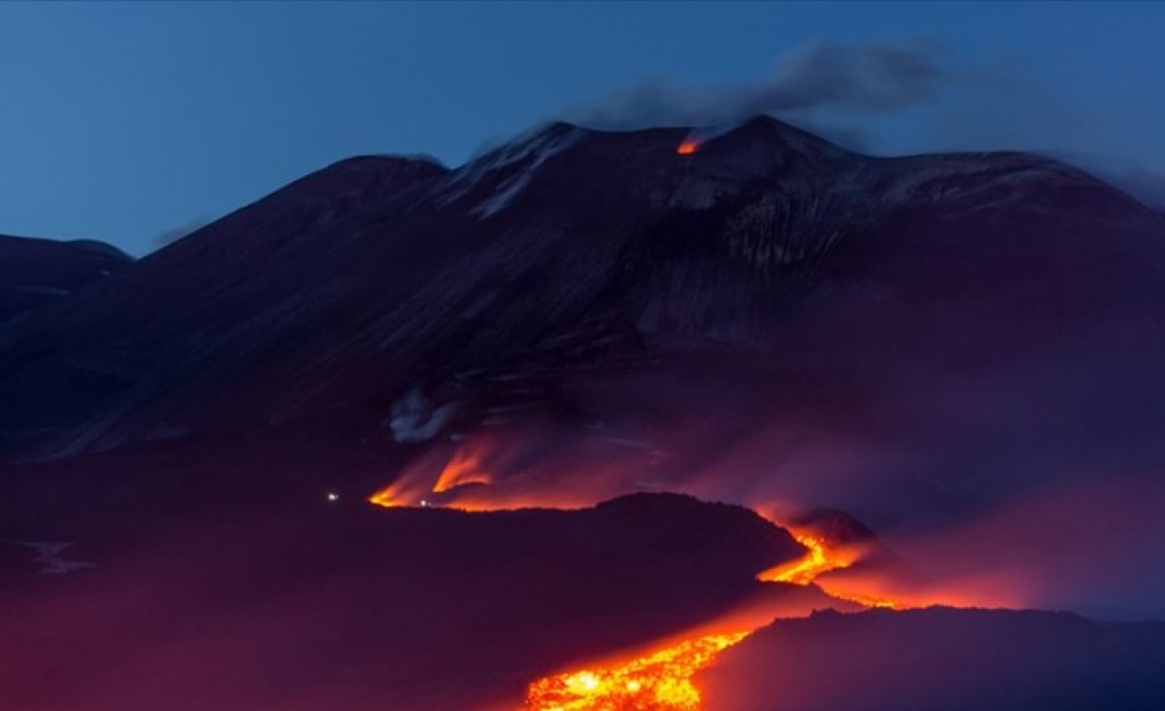 Etna Yanardağı faaliyete geçti