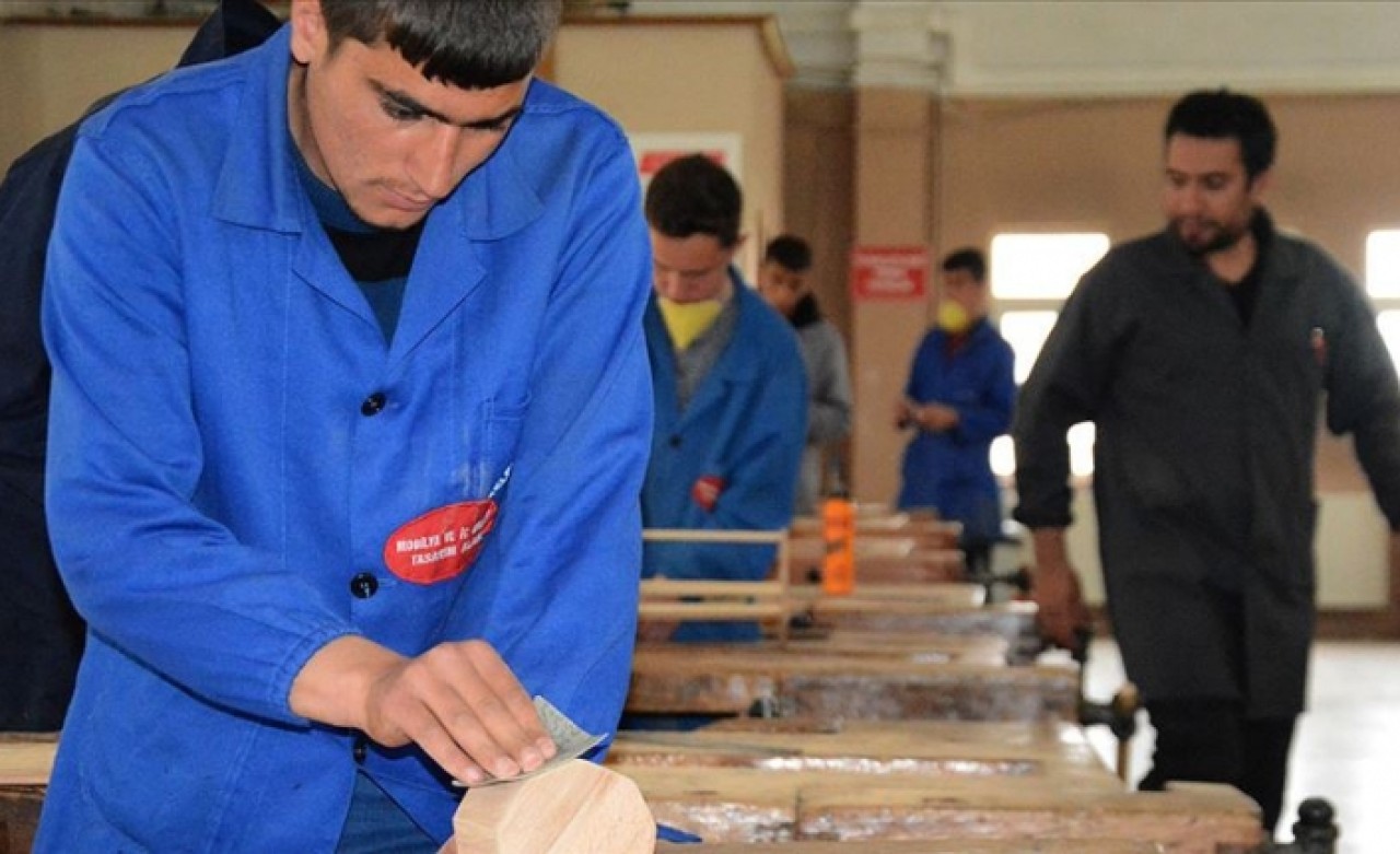 Fabrika gibi lisenin milyonluk cirosu