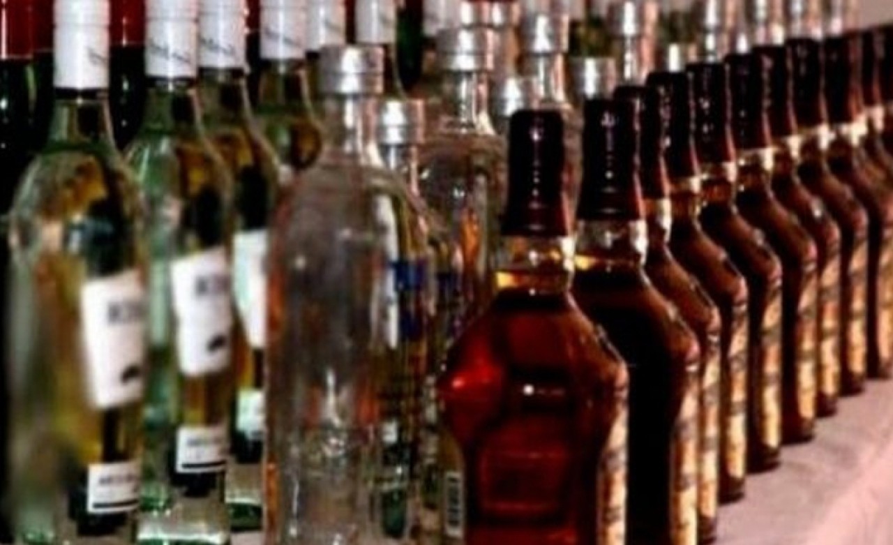 Hindistan'da sahte içkiden 6 kişi öldü