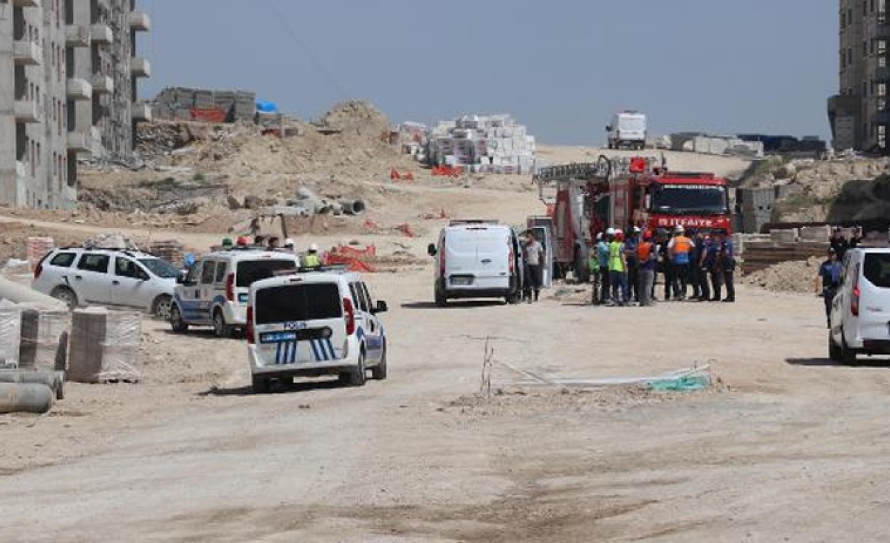 İş makinesi doğal gaz borusunu kırdı,  yayılan koku panik yarattı