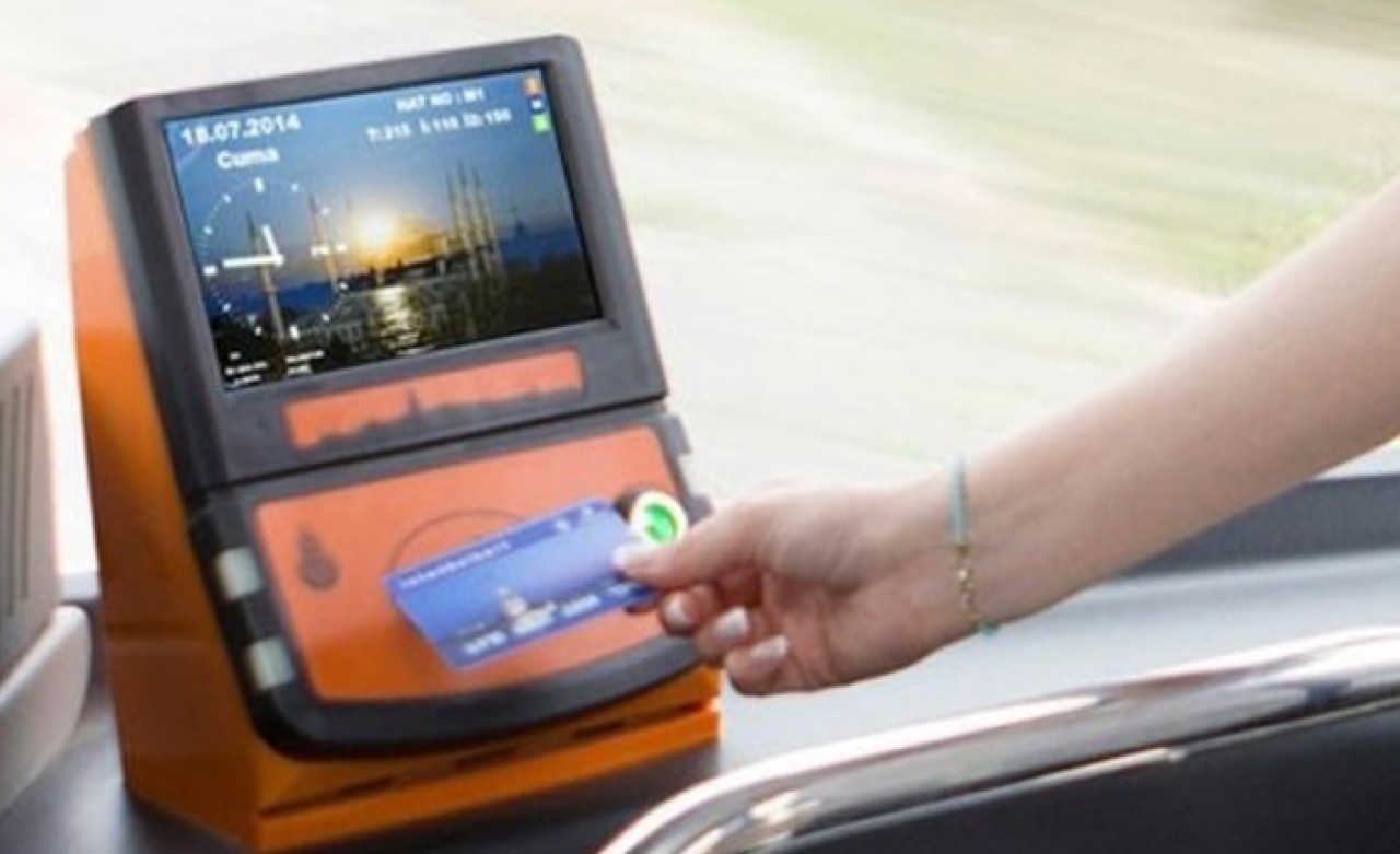 İstanbul'da aylık öğrenci kartı 40 liraya indirildi