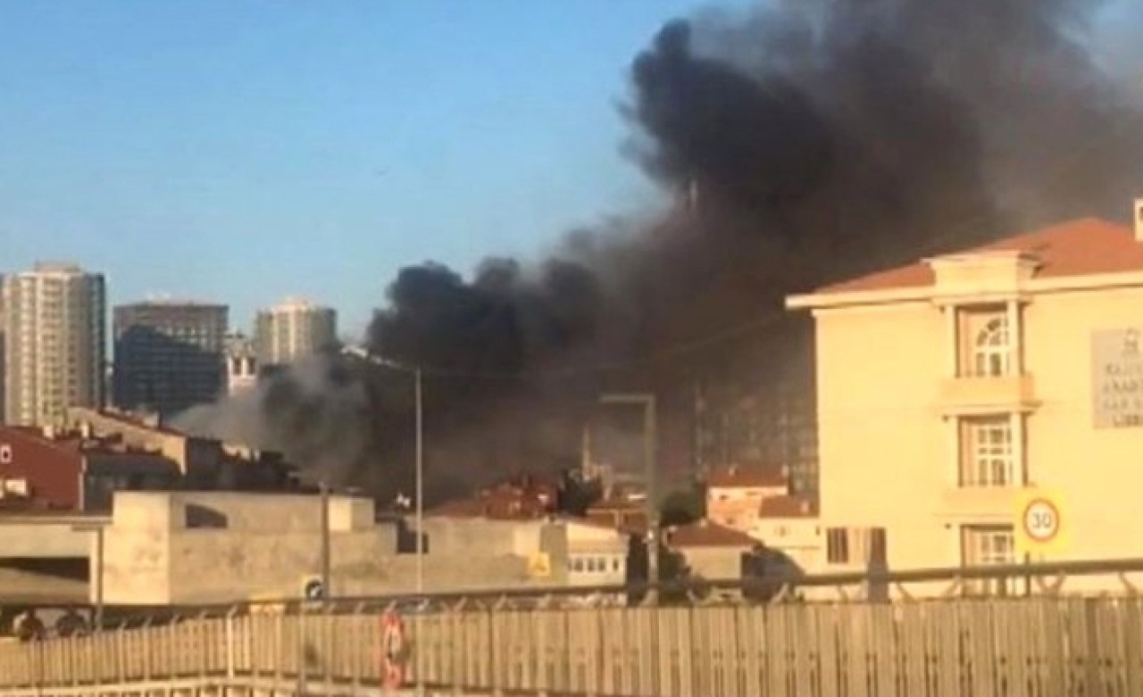 İstanbul'da bir binada çıkan yangın 4 binaya daha sıçradı: 2 ölü,  4 yaralı