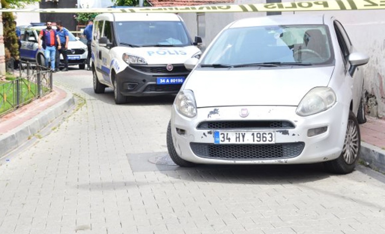 İstanbul'un göbeğinde silahlı gasp! Kilolarca altını çalıp kaçtılar