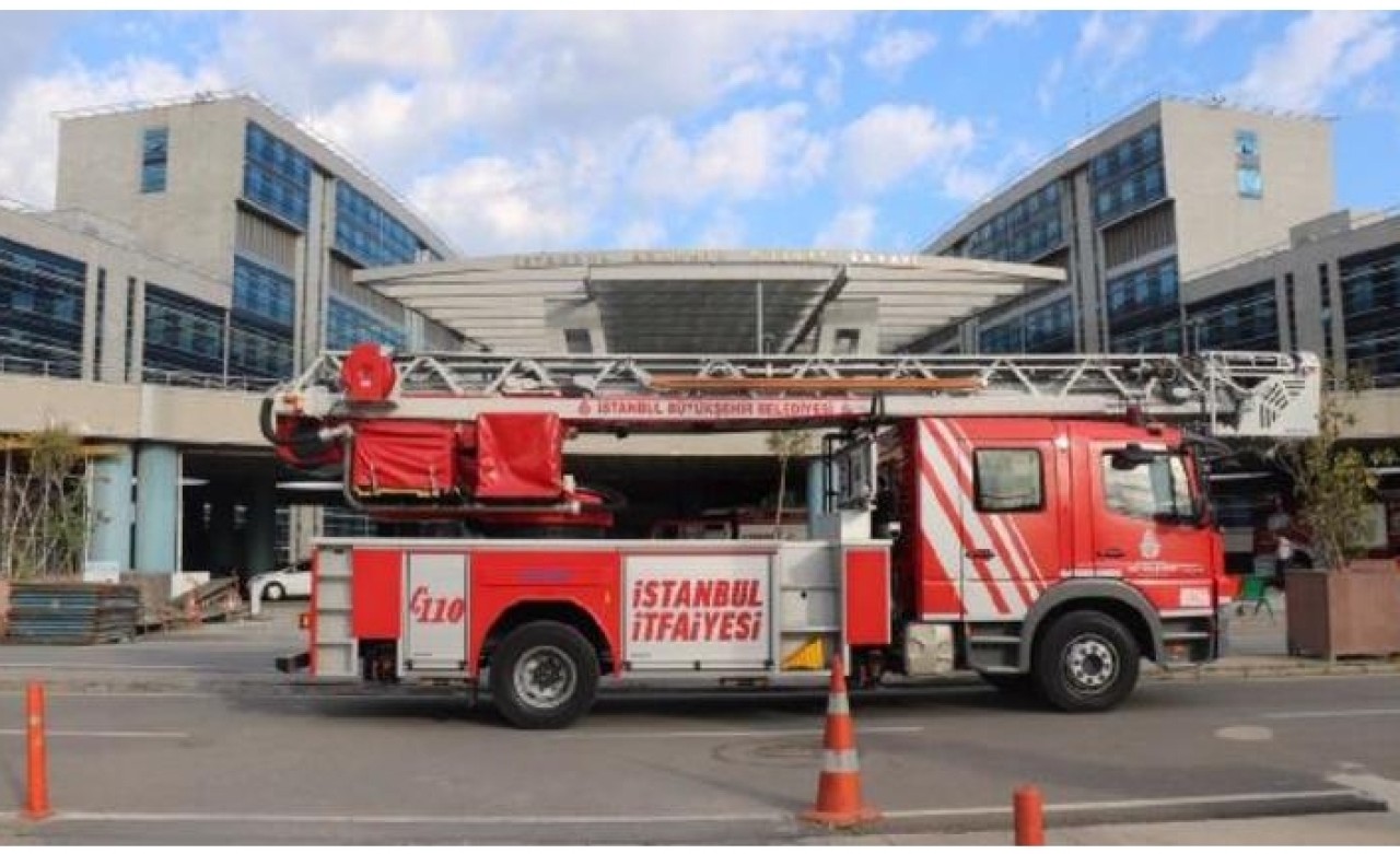 Kartal'daki Anadolu Adalet Sarayı'nda yangın