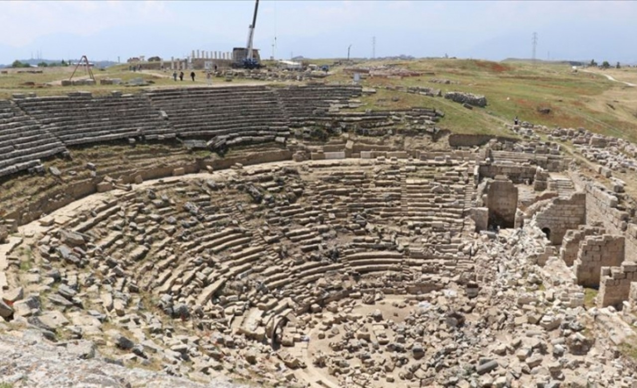 Laodikya'nın 2 bin 200 yıllık tiyatrosu kapılarını ziyaretçilere açacak