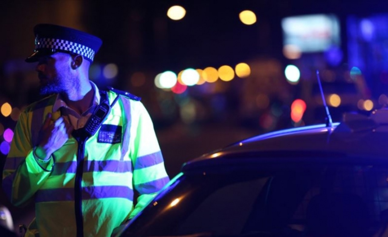 Londra'da silahlı bir kişi camiye girmeye çalıştı