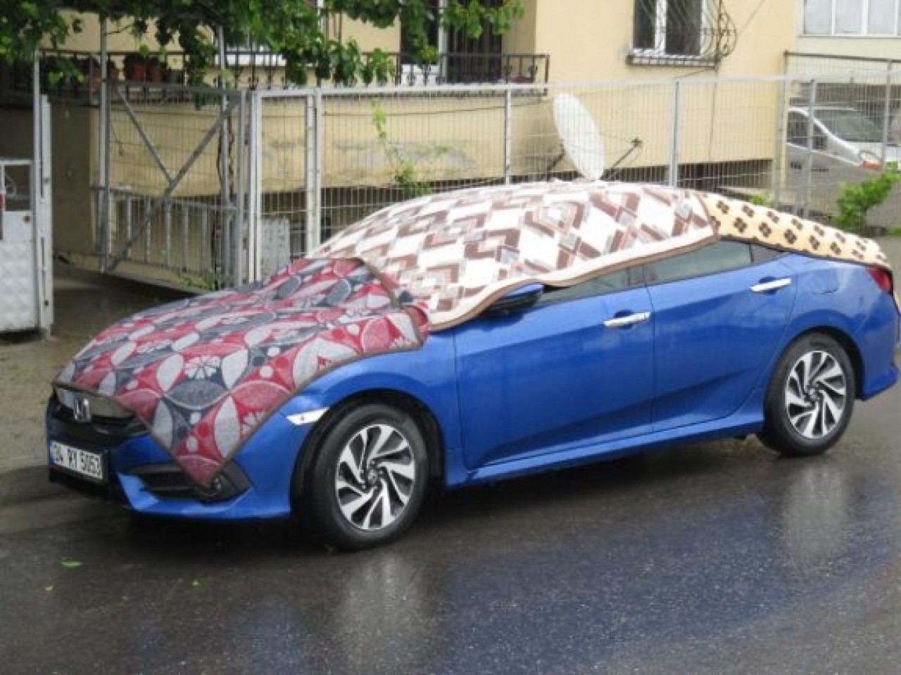 Maltepe'de battaniyeli dolu önlemi