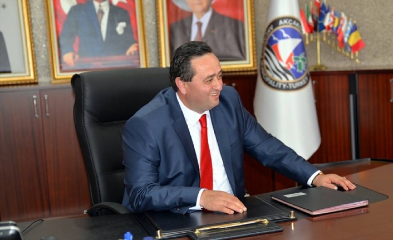 MHP'li Başkan,  belediye otobüslerini öğrencilere ücretsiz yaptı