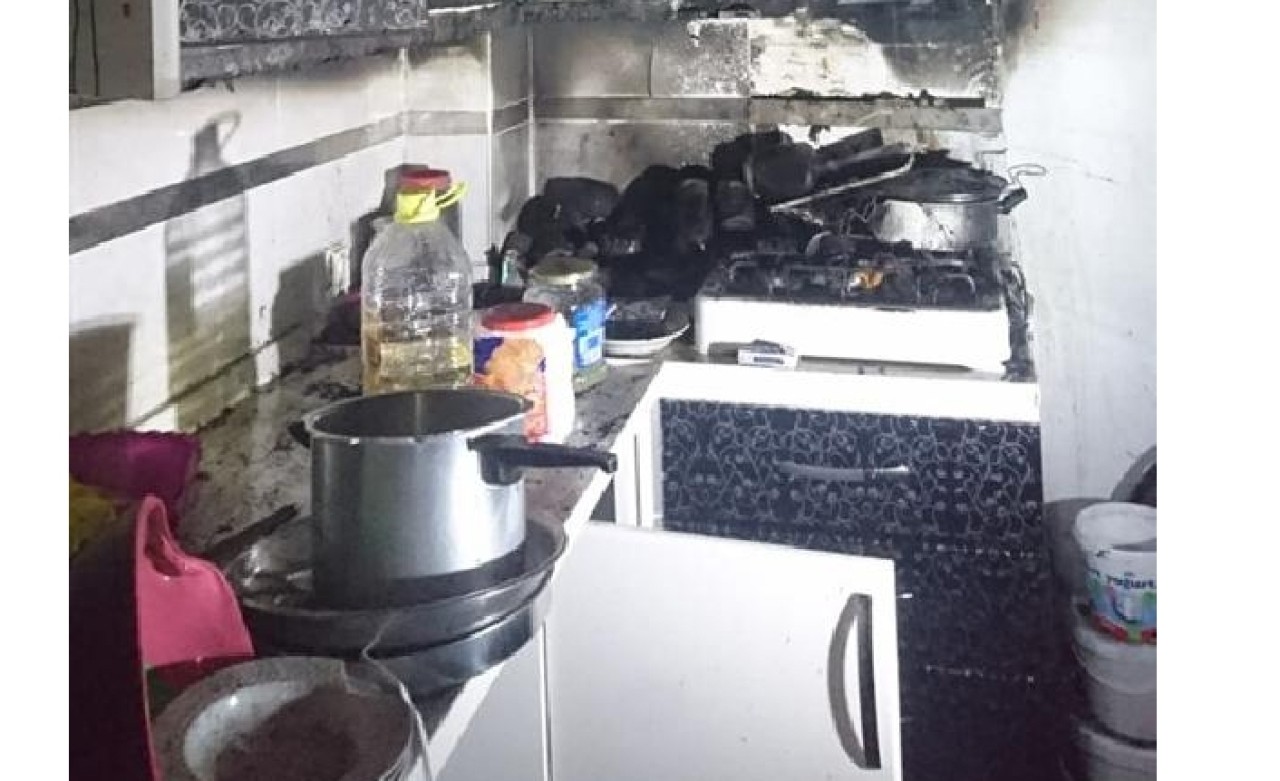 Ocakta unutulan yemek yangın çıkardı