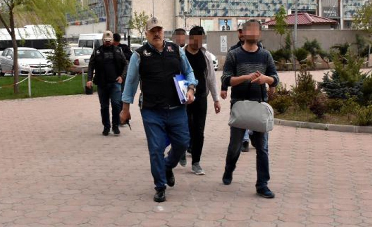 Sivas'ta FETÖ operasyonu: 9 kişiye gözaltı