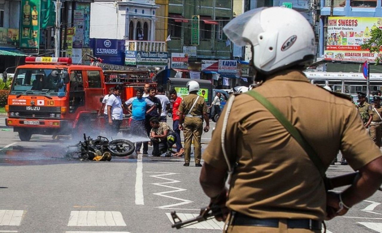 Sri Lanka'da Müslümanlara ait dükkanlara ve araçlara saldırı düzenlendi