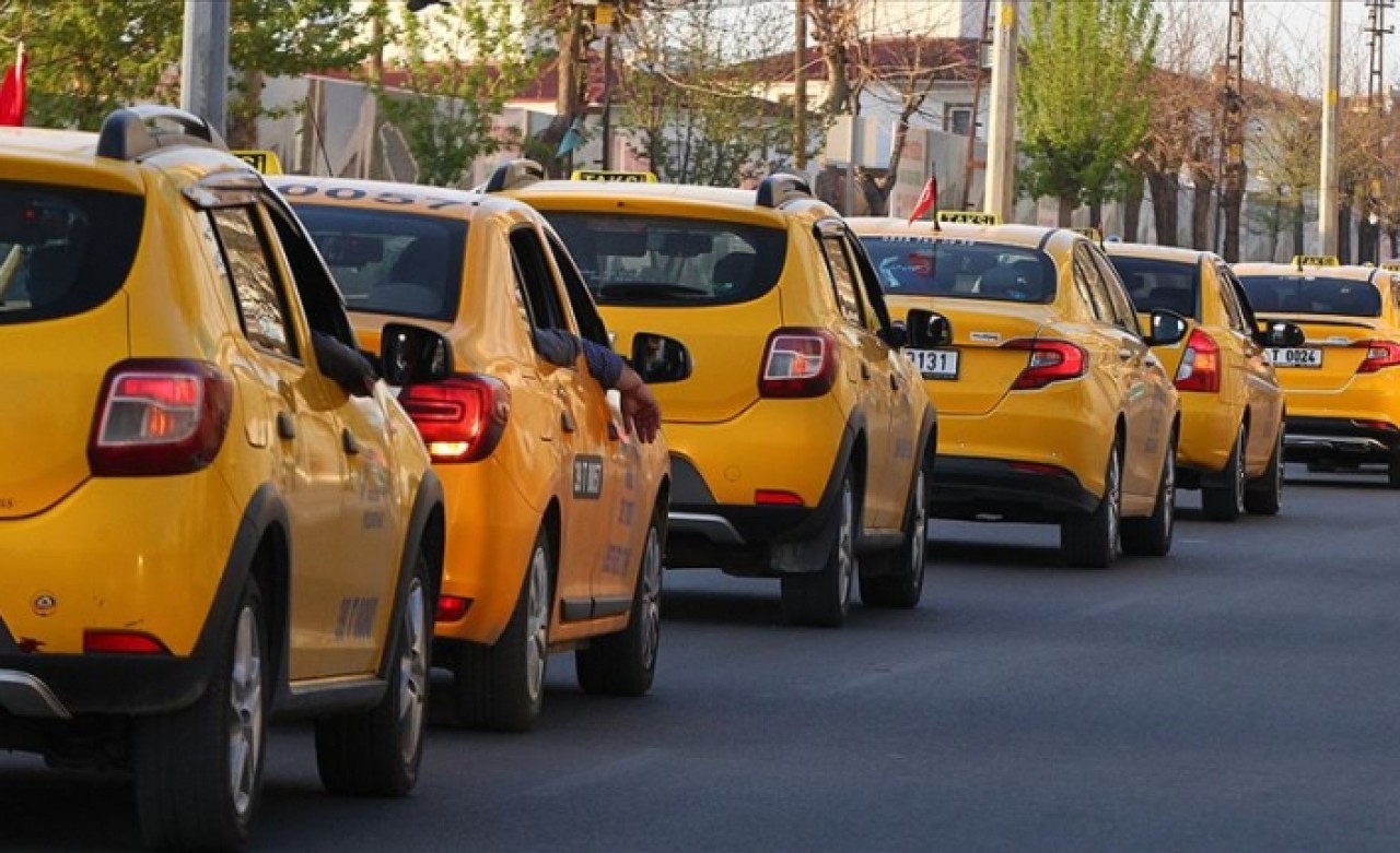 Taksiciler sıra için kavga etti: 1 ölü