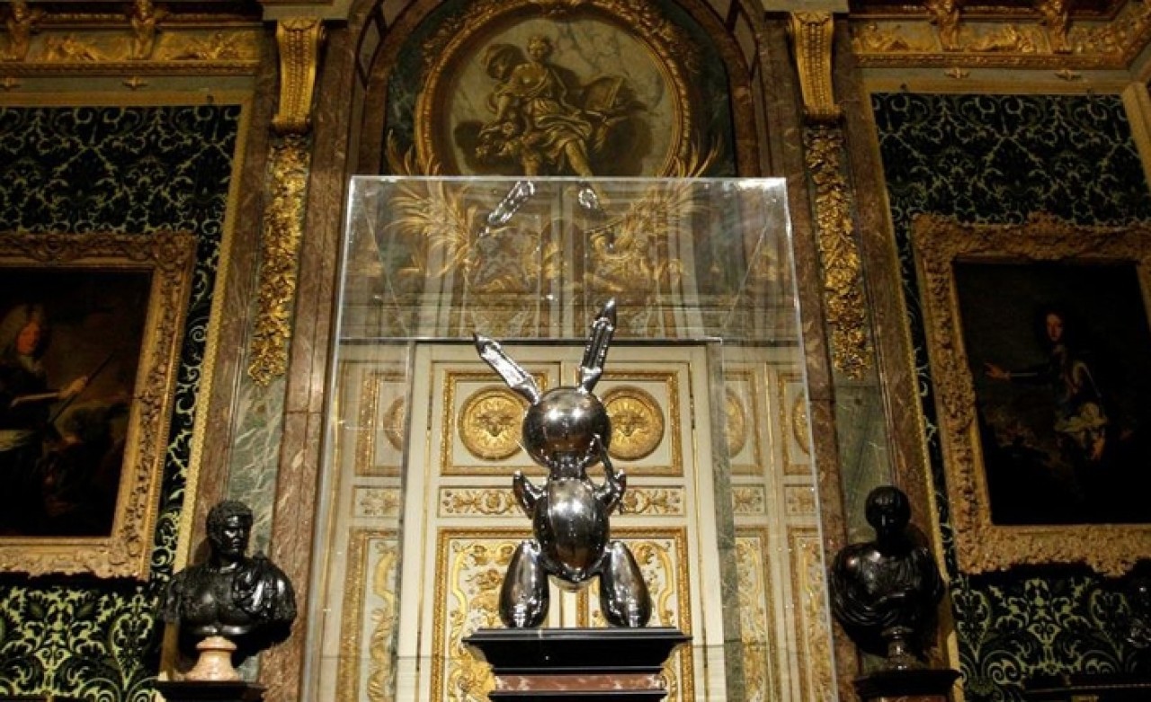 Tavşan heykeli rekor fiyata satıldı