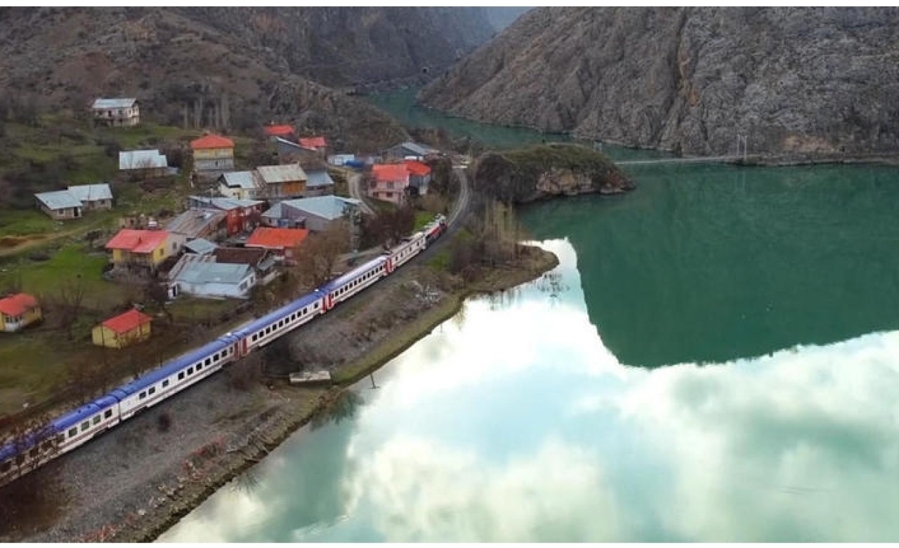 Turistik Doğu Ekspresi ilk seferine hazırlanıyor