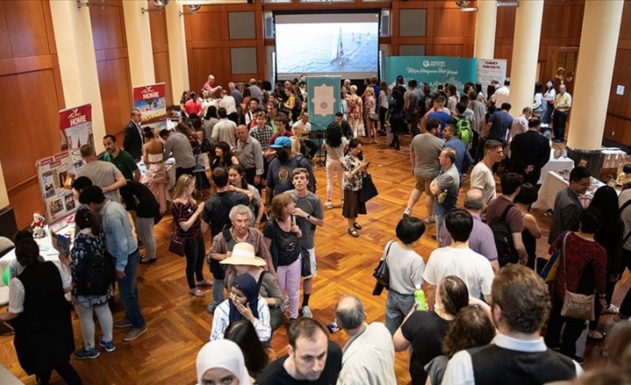 Türkiye'nin Washington Büyükelçiliğine ziyaretçi akını