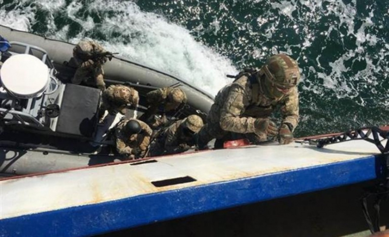 Ukrayna'dan Rus gemilerini ele geçirme tatbikatı