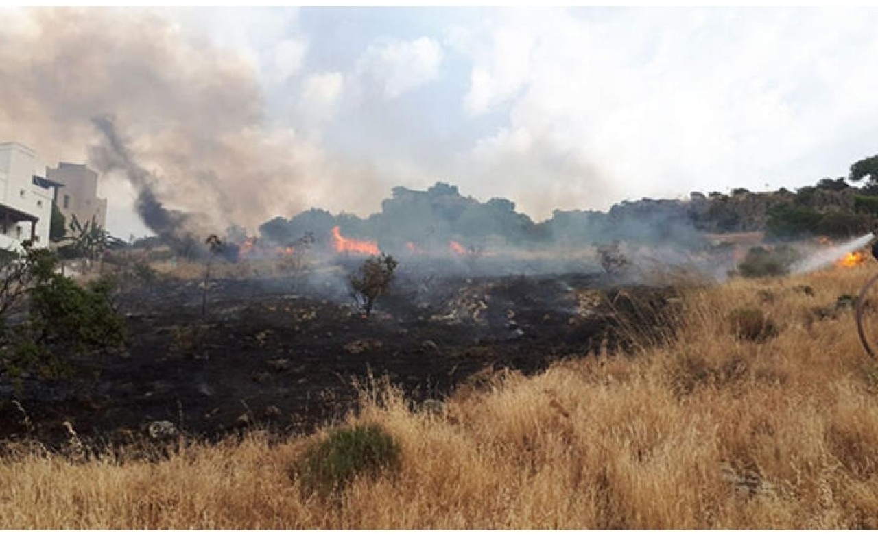 Ünlü tatil beldesinde korkutan yangın! Son anda...