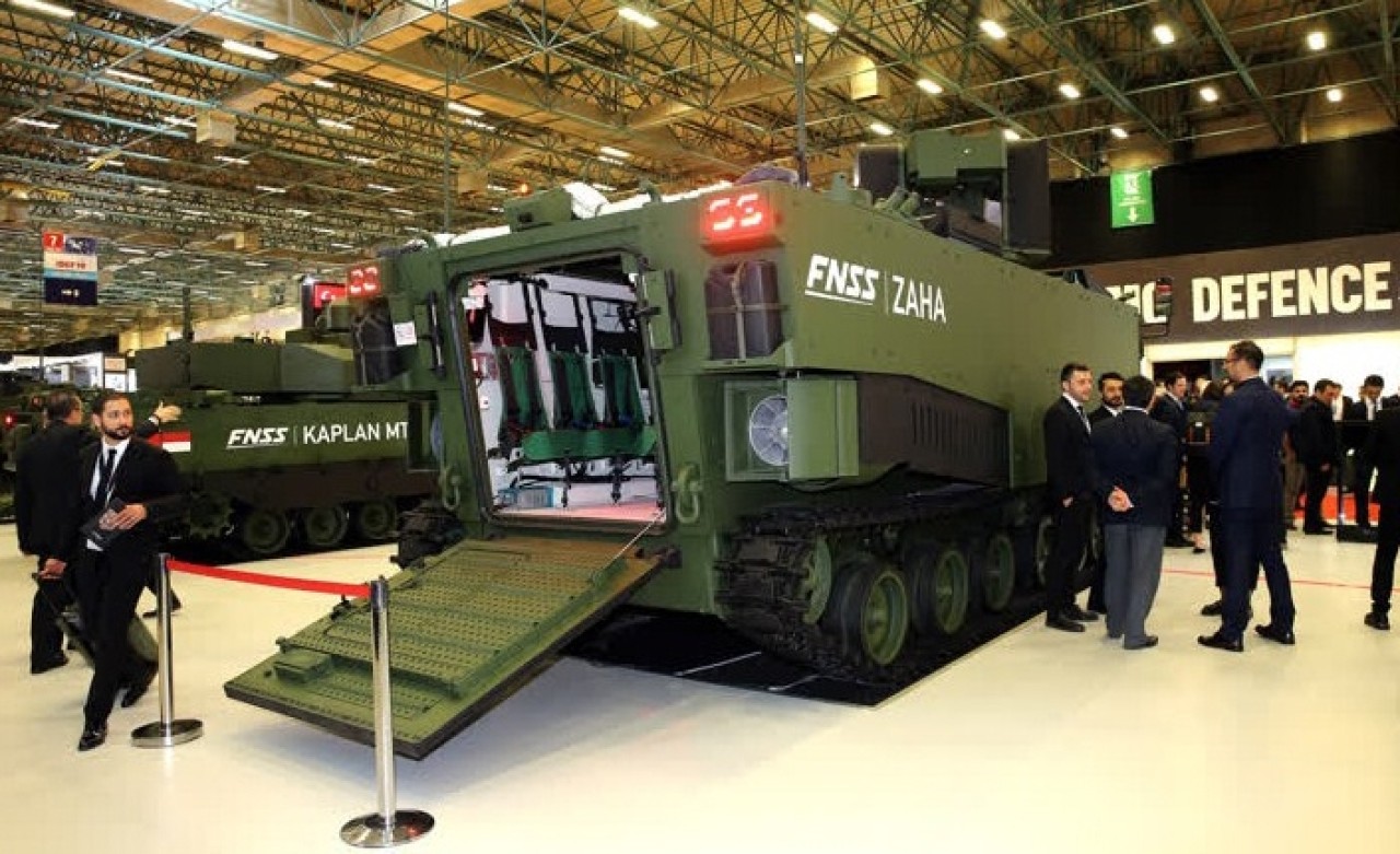 Zırhlı Amfibi Hücum Aracı tanıtıldı