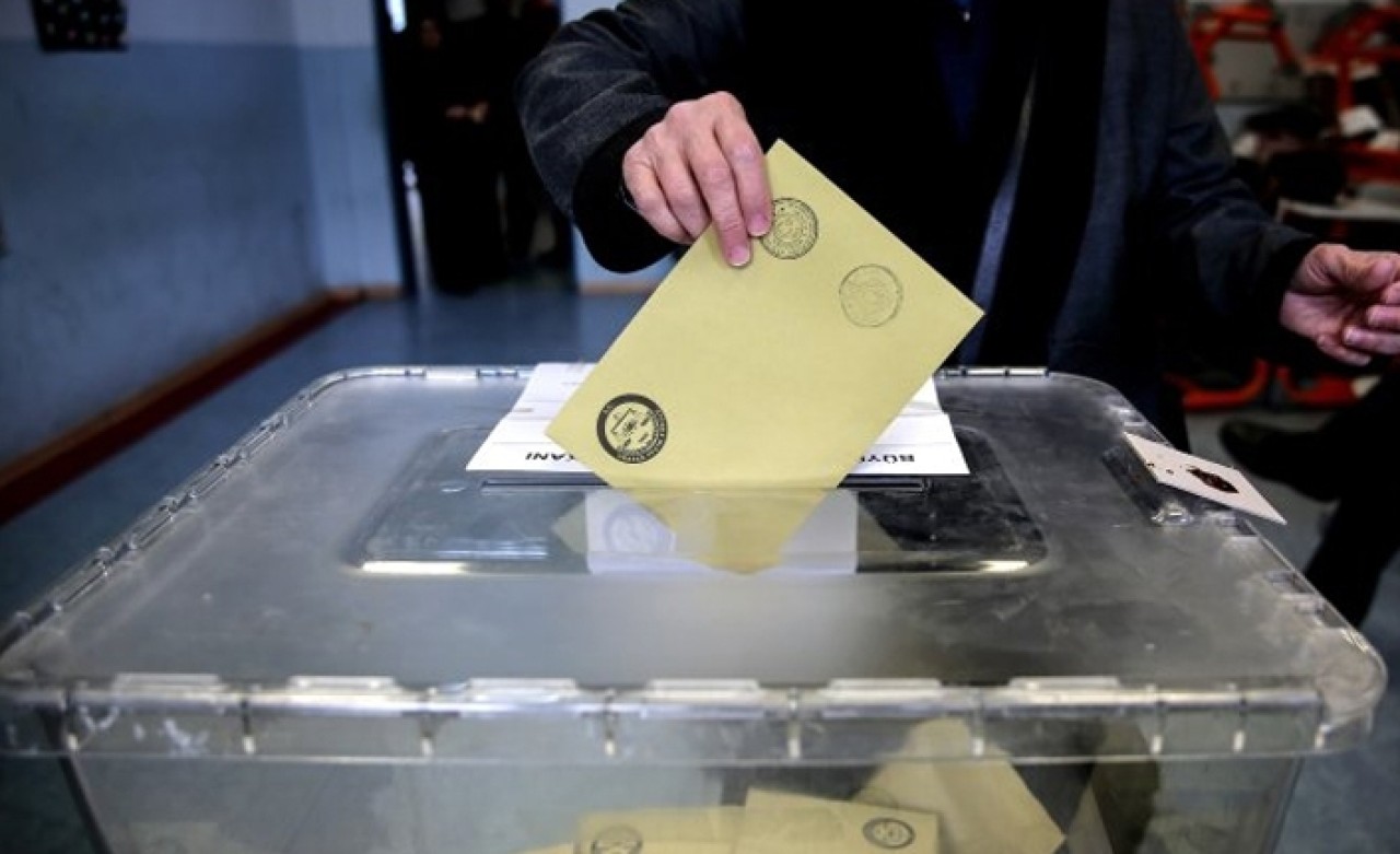 4 yerde seçimler yenileniyor: Oy verme işlemi başladı
