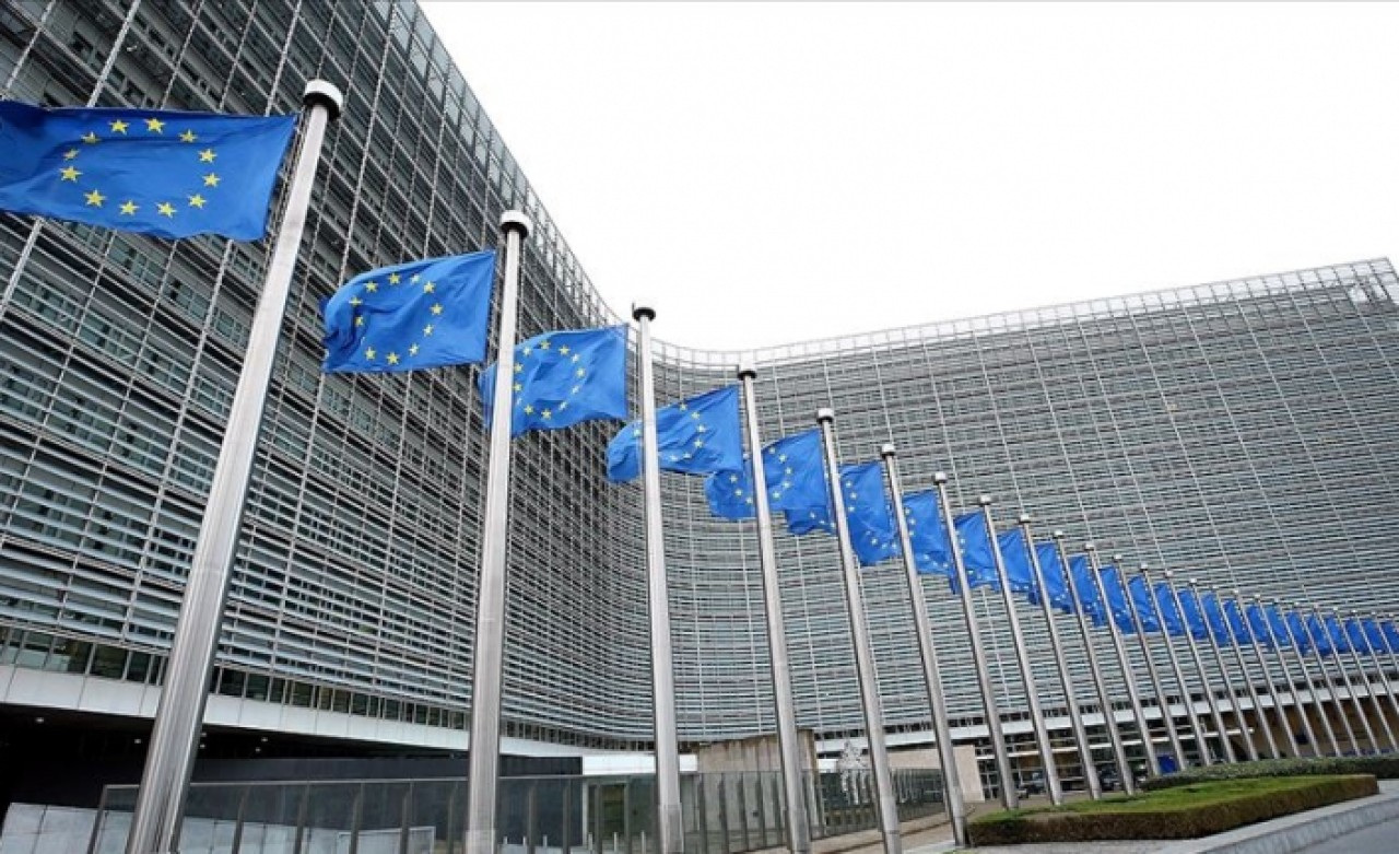 AB'den Tata-ThyssenKrupp birleşmesine ret