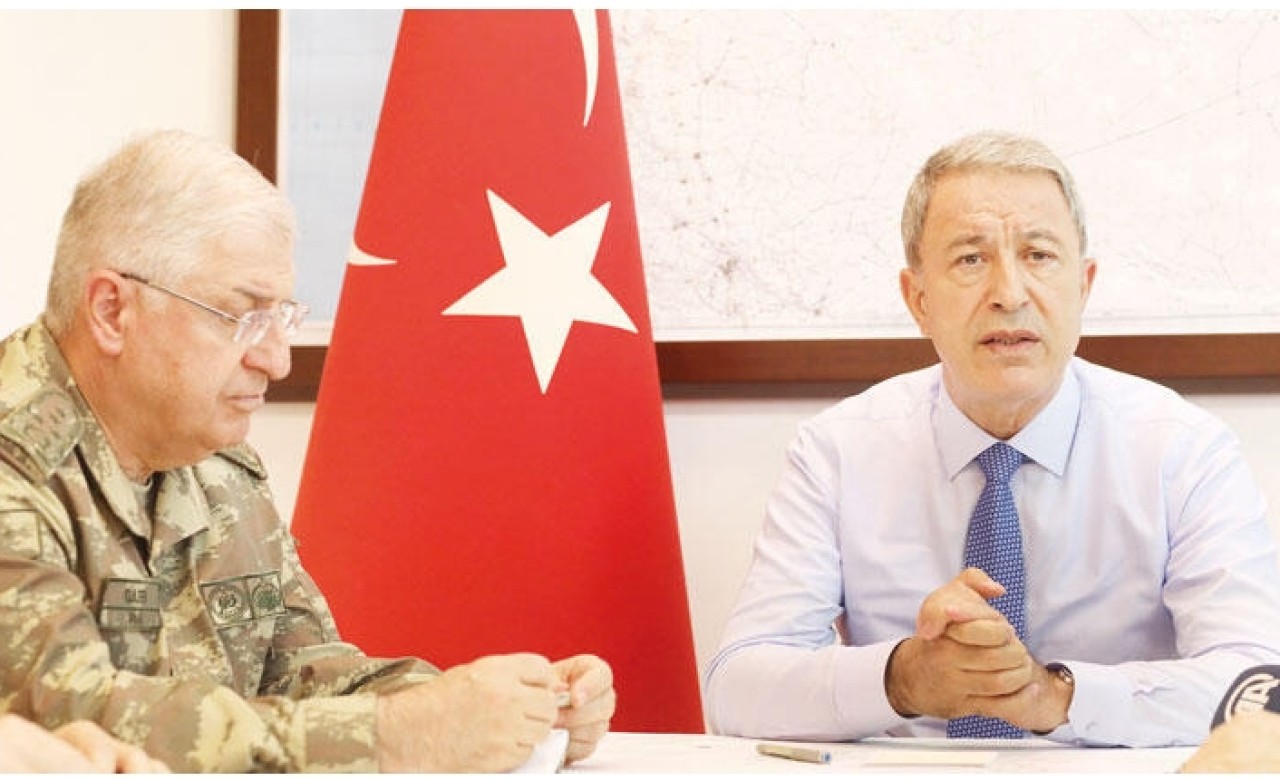 Akar'ın en yakındakilere ceza yağdı