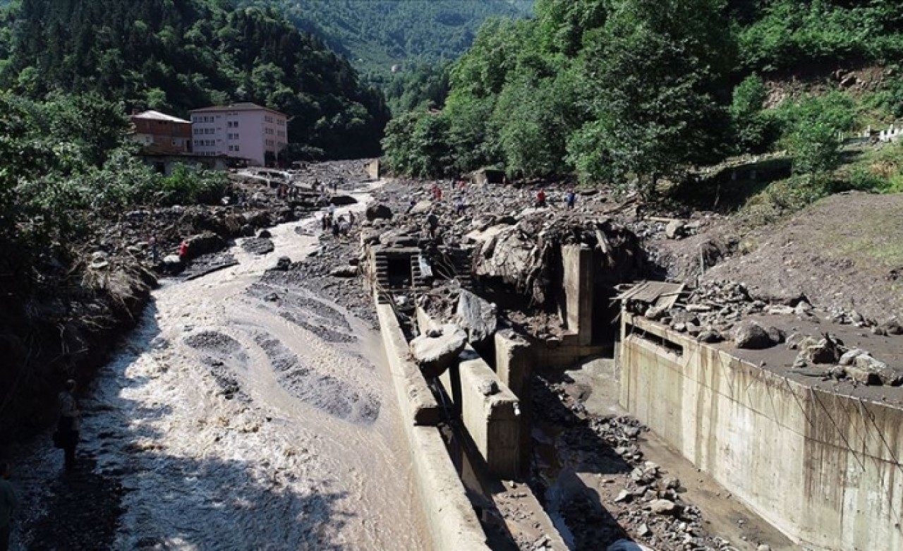 Araklı'daki sel felaketinde ölü sayısı 7'ye yükseldi