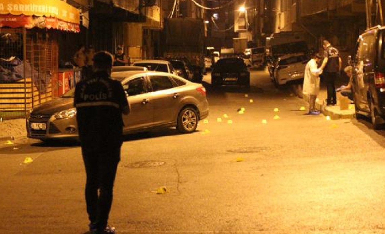 Bağcılar'da iki grup arasında kanlı çatışma!