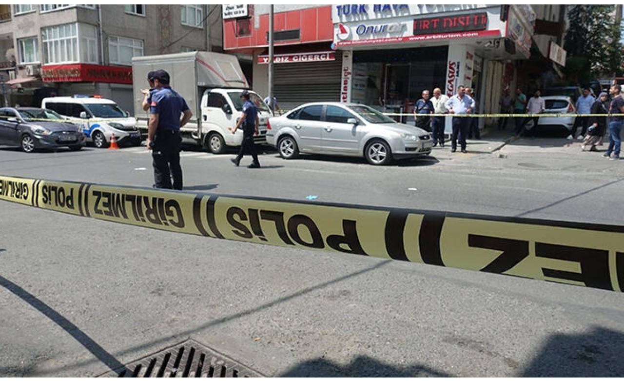 Bahçelievler'de silahlı saldırı! Uzaklaştırma kararı vardı,  eşini 7 kurşunla vurdu