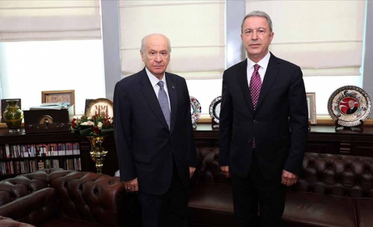 Bakan Akar'dan Bahçeli'ye ziyaret