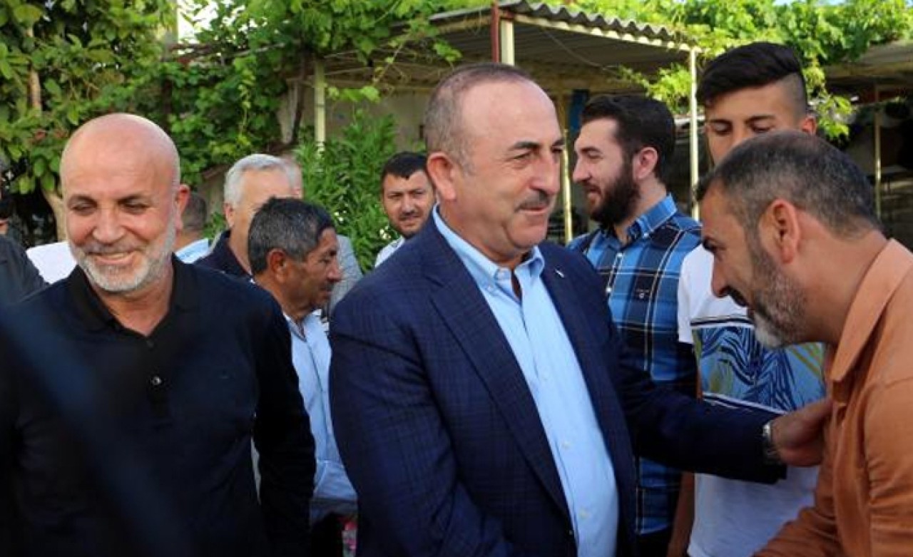 Bakan Çavuşoğlu,  bayrama baba ocağında girdi