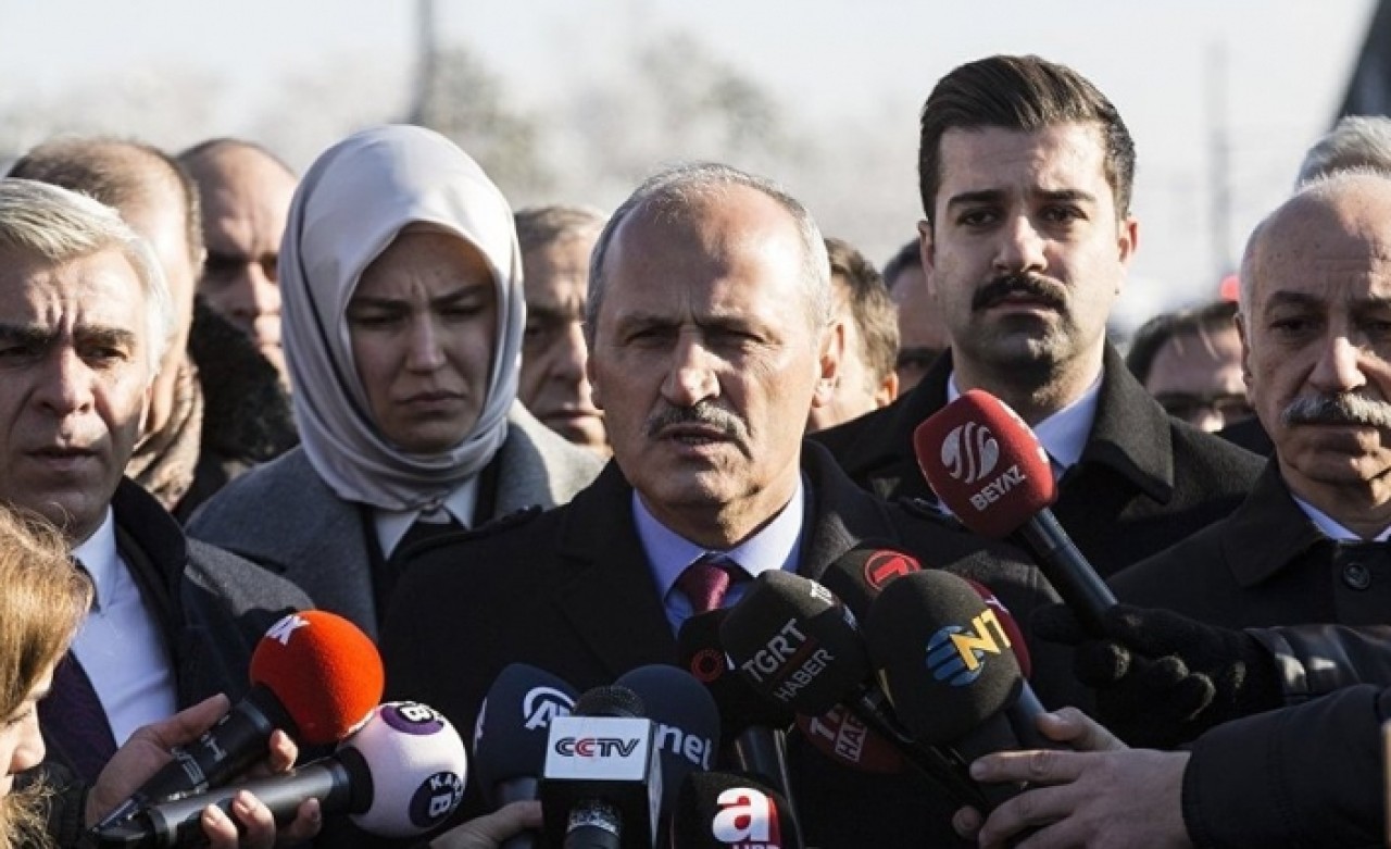 Bakan Turhan: İstanbul gibi büyük bir şehrin belediye başkanlığını riske atamayız