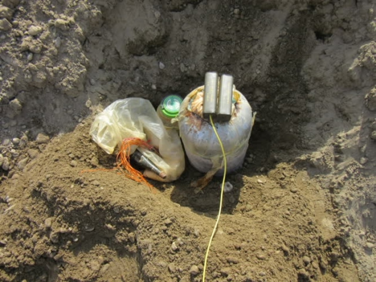 Batman'da köy yoluna tuzaklanan patlayıcı imha edildi