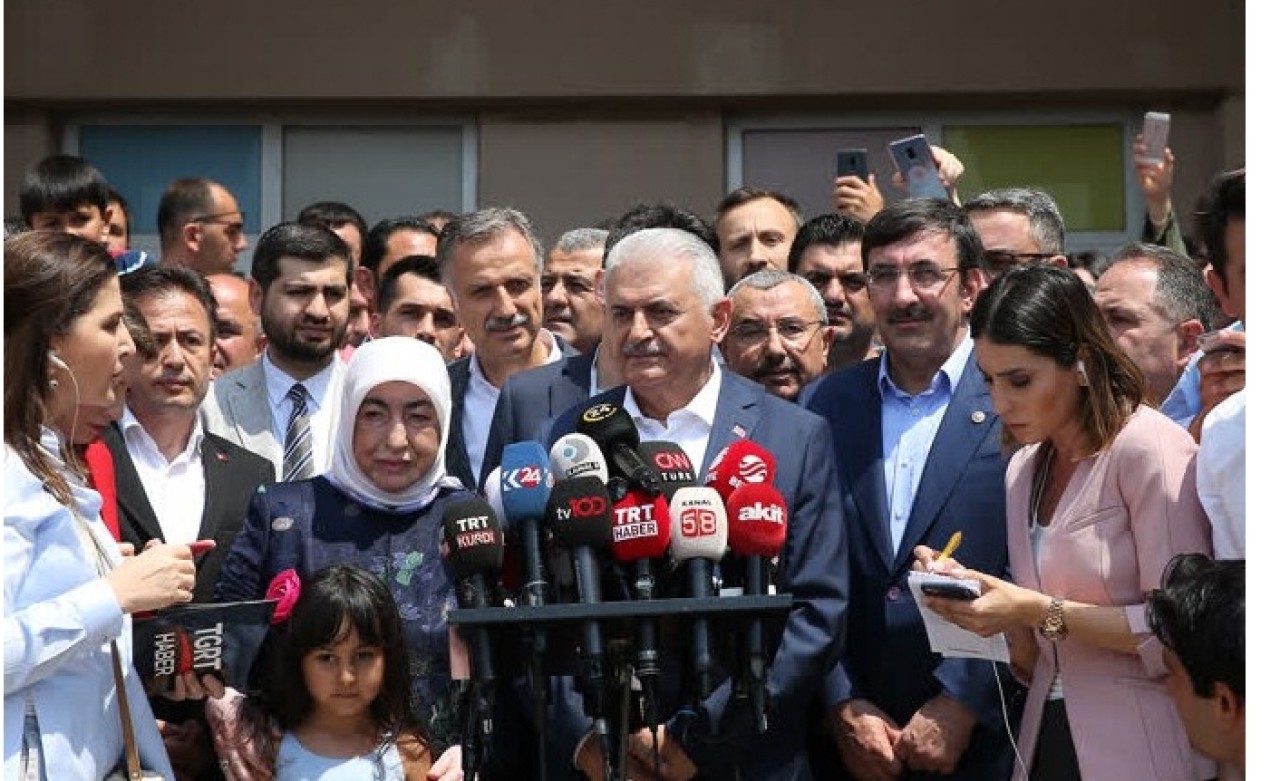 Binali Yıldırım: İstanbulluların verdiği kararın başımızın üzerinde yeri var
