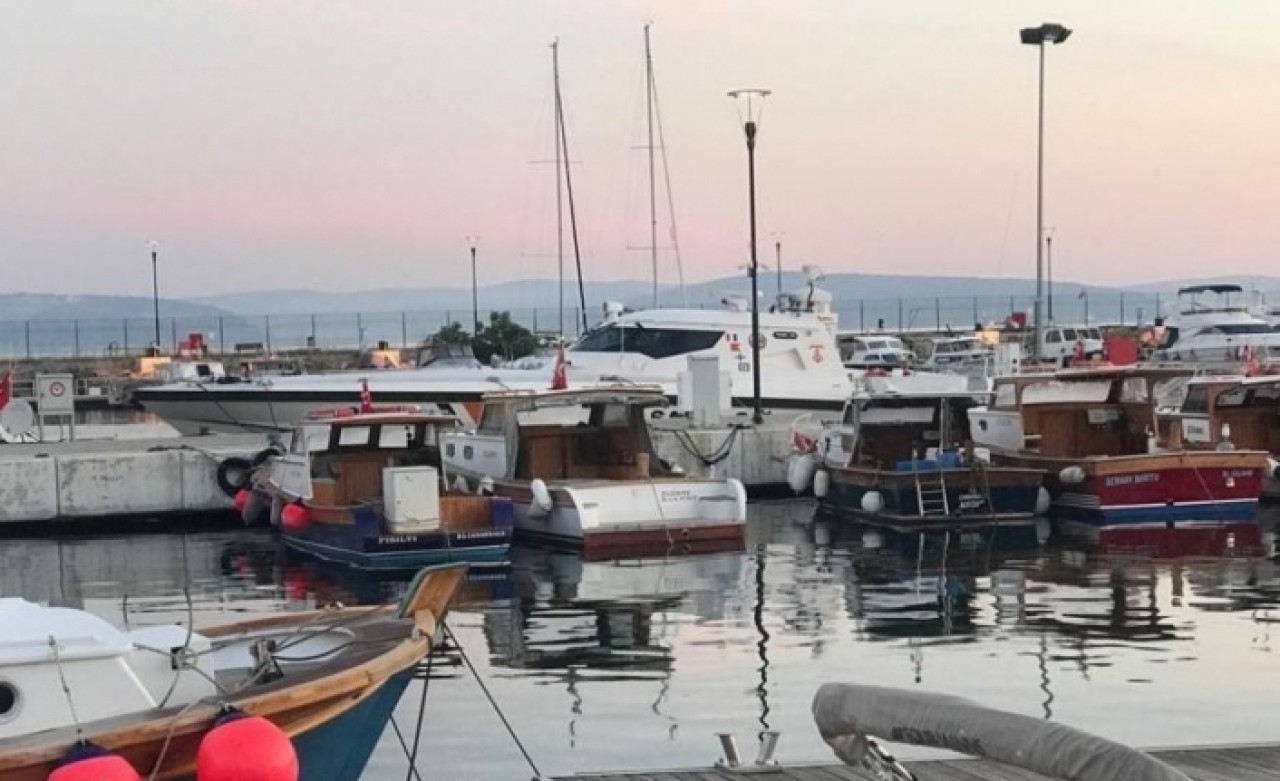 Bozcaada’da denizde kaybolan 2 kişi 12 saat sonra bulundu