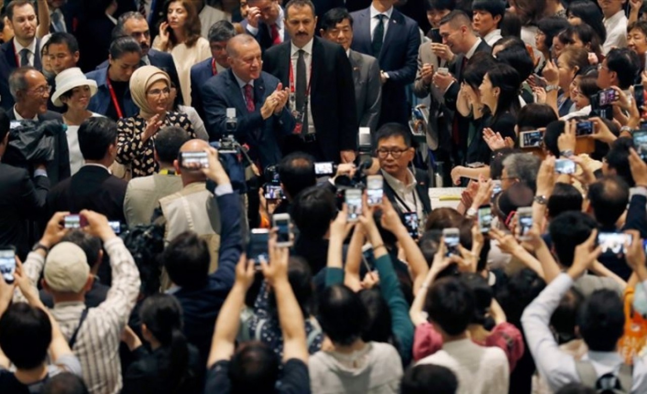 Cumhurbaşkanı Erdoğan Japonya'da tarihi sergiyi ziyaret etti