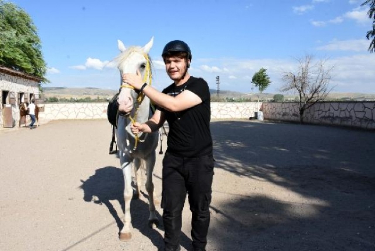 Düzenli sporla 5 ayda 54 kilo verdi