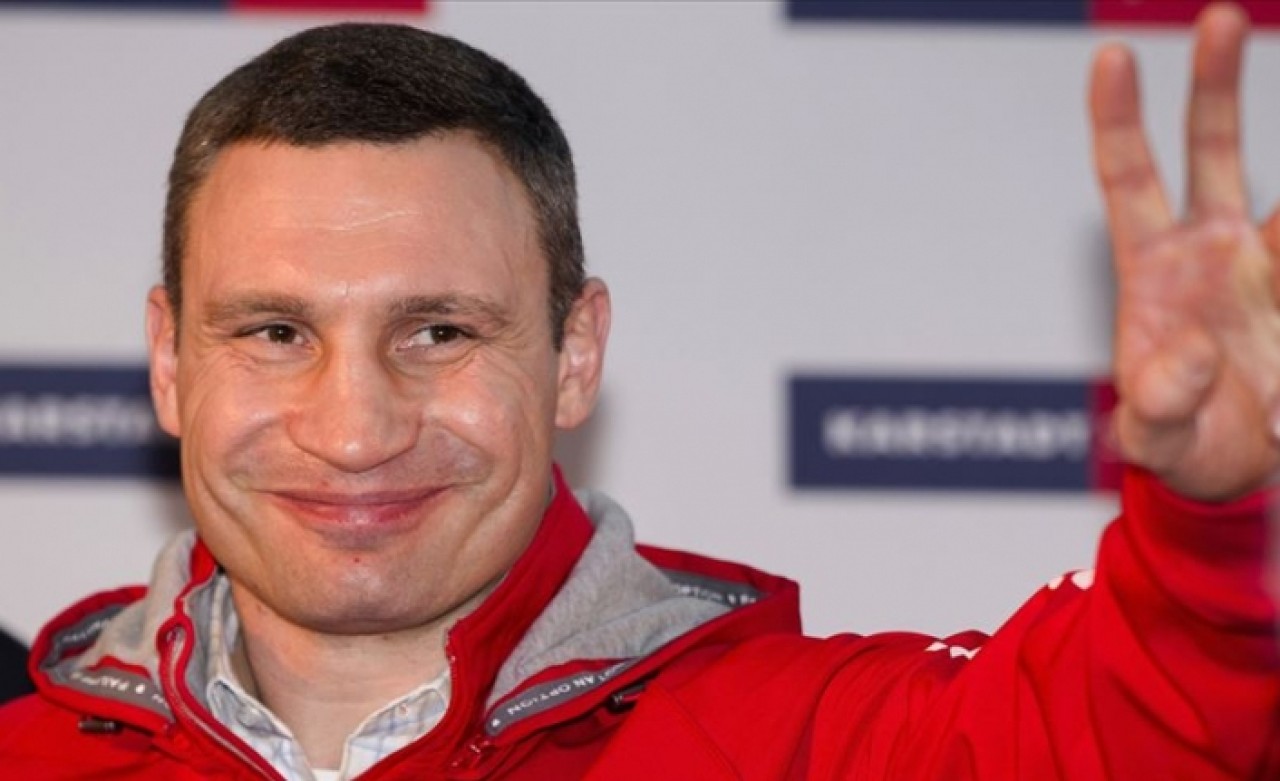 Eski boks şampiyonu Klitschko yanan yattan kurtarıldı