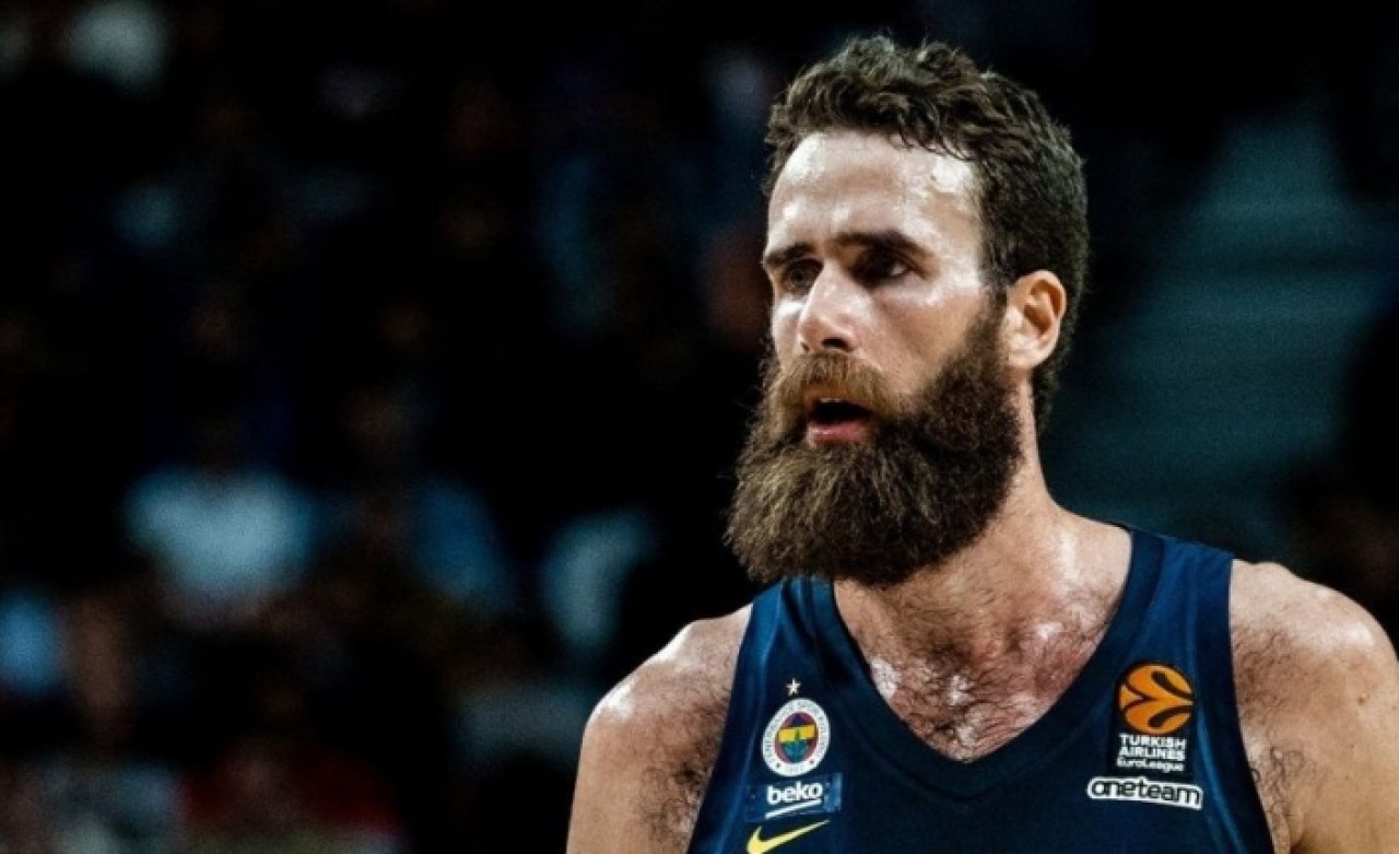 'Fenerbahçeli Datome hafıza kaybı yaşadı,  ambulans hastaneye götürmedi' iddiası