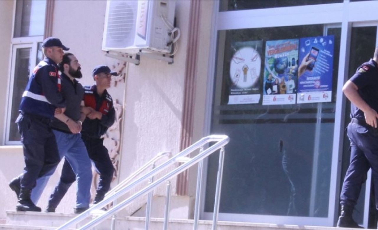 FETÖ firarisi eski yüzbaşı çalılıkların arasında yakalandı