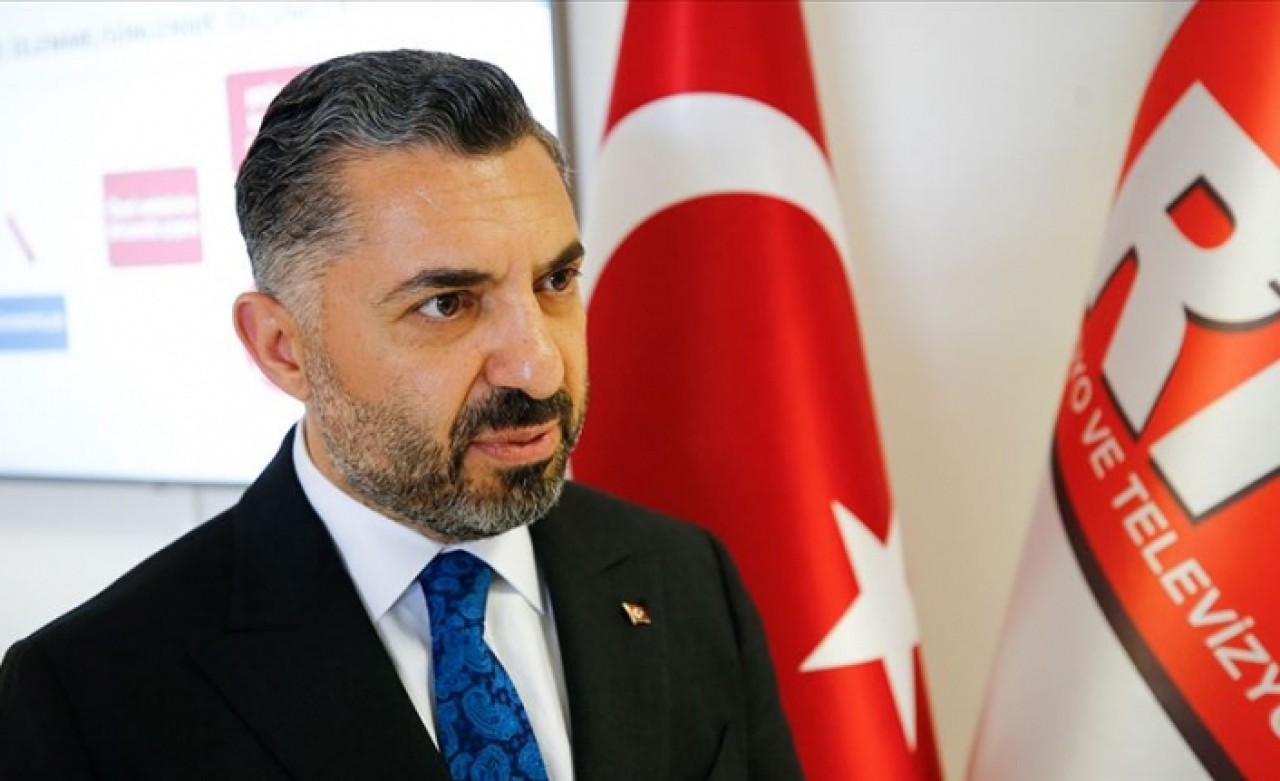 'Gençlerin günde ortalama 2 saat 13 dakikası internette geçiyor'