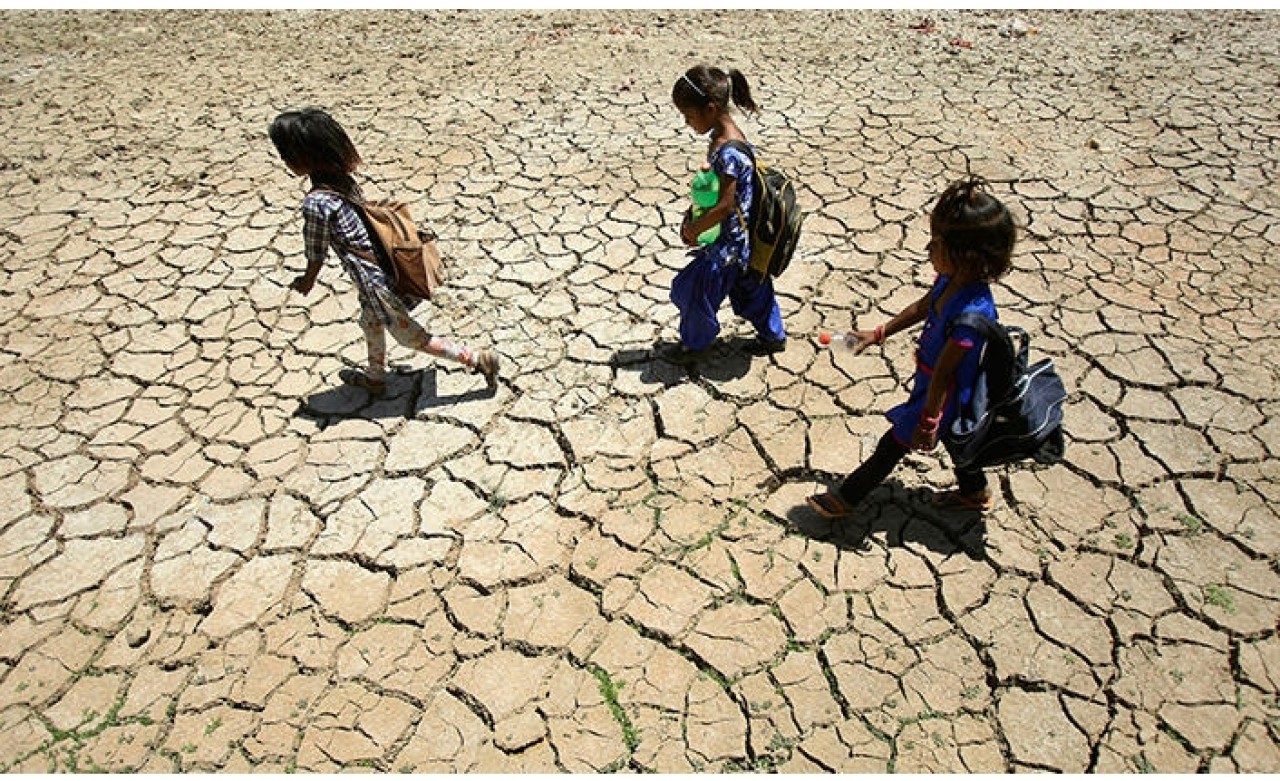 Hindistan'da aşırı sıcaklar 92 can aldı