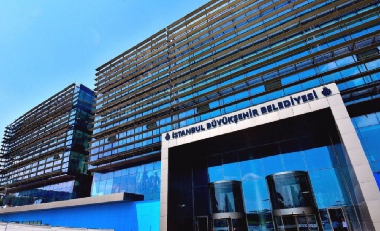 İBB'de deprem: 9'u birden istifa etti!