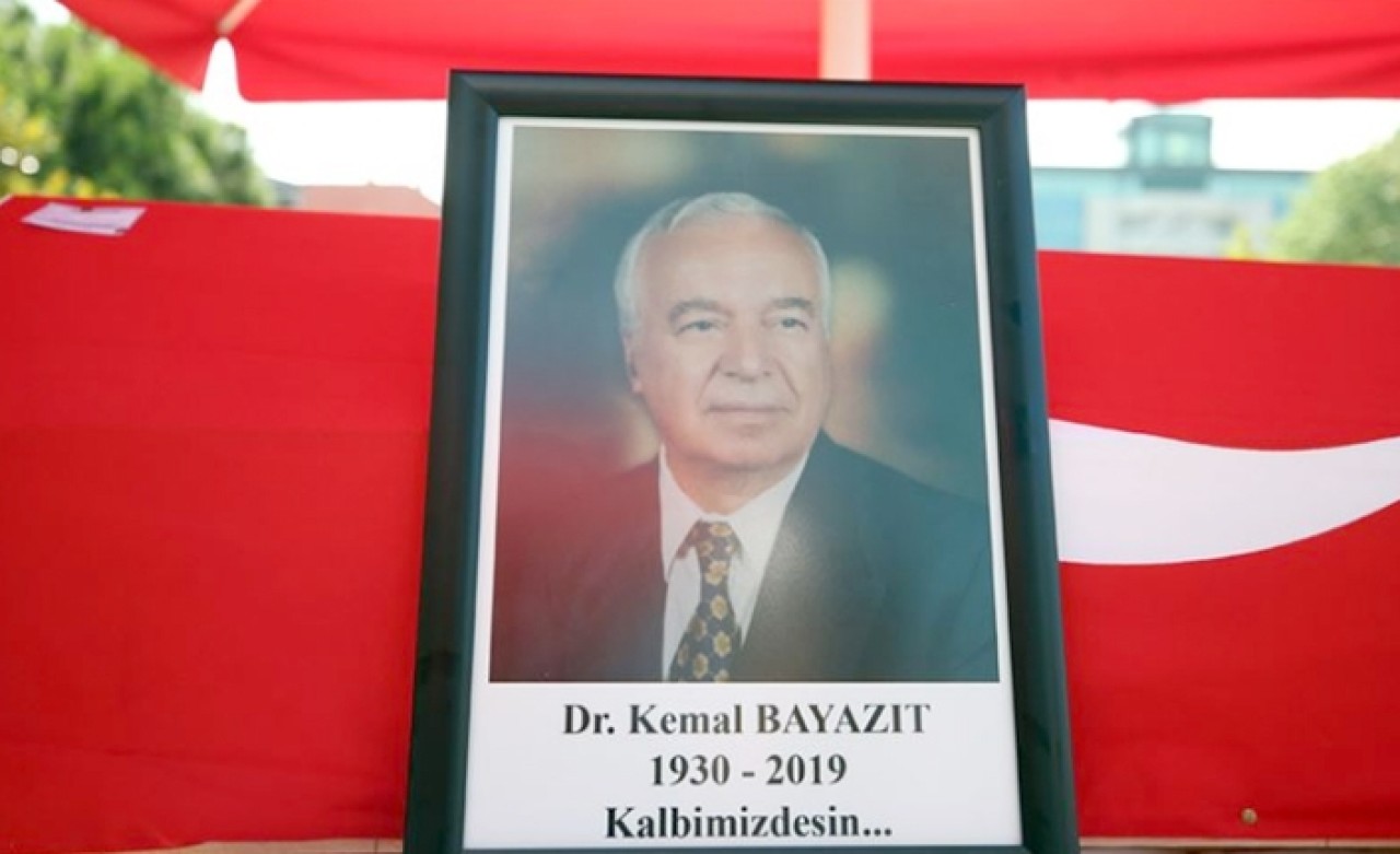 İlk kalp naklini gerçekleştiren Kemal Bayazıt son yolculuğuna uğurlandı